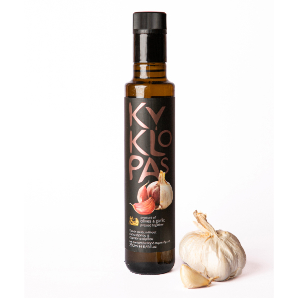 “kyklopas” naturally flavored virgin olive oil with garlic in glass bottle
